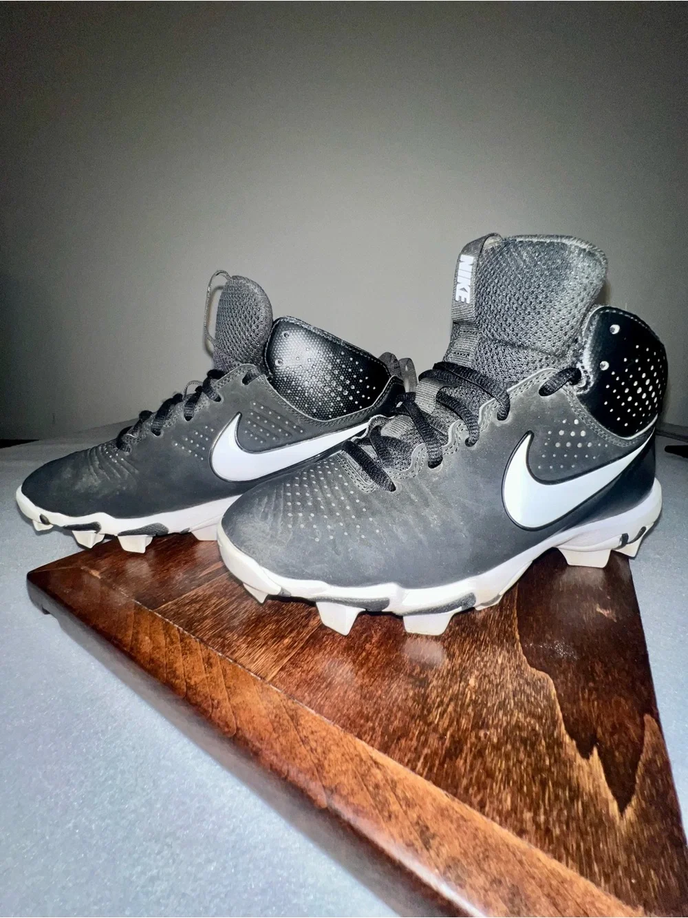 Nike Alpha huarache edge mid bank cleats black white CK6258-002 Youth 6Y